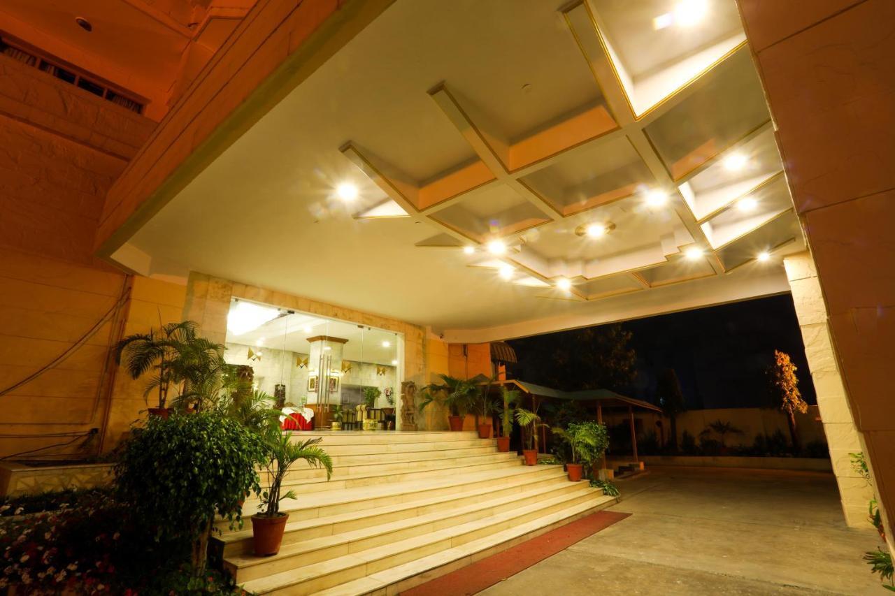 Classic residencia Haridwār Exterior foto