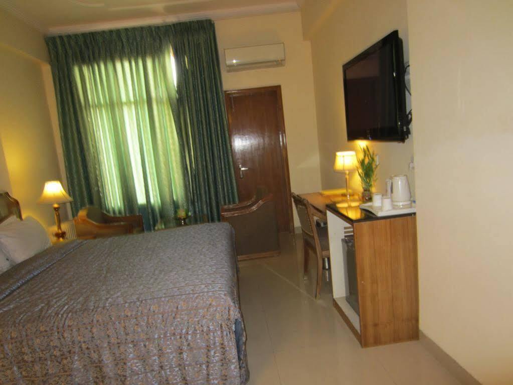 Classic residencia Haridwār Exterior foto